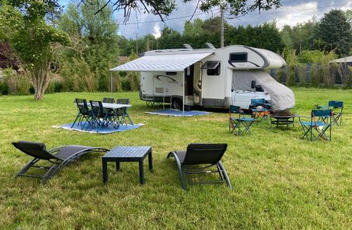 Le Vaudoue Other | Camping-car au Charme de la Forêt avec jardin Accès à pied Circuit des 25 Bosses