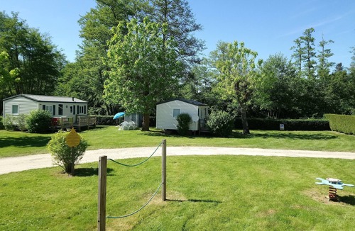 Rogny-les-Sept-Ecluses RV Rental | Camping des Lancieres