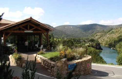 Saint-Rome-de-Tarn Villa | Camping de la Cascade * - House-chalet 45m2 n°OMB (S) 4/6 pers CLIM 6 persons