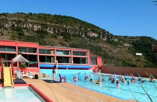 Saint-Rome-de-Tarn House | Camping de la Cascade * - Super Cordelia AIR-CONDITIONED Mobil Home 32m² PANORAMIC VIEW! - 3 CH - Television (Friday/Friday in July and August) 6 people