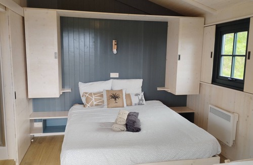 Albon House | Camping Domaine de Senaud