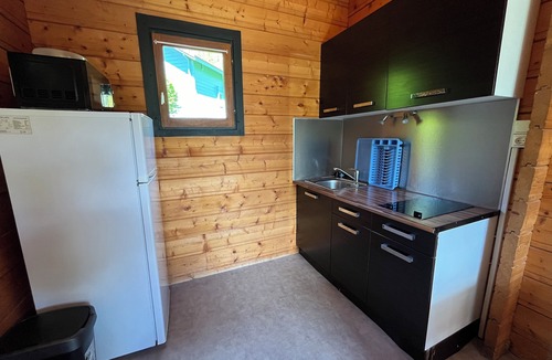 Saint-Pardoux RV Rental | Camping du Lac de Saint-Pardoux