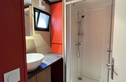 Brissac House | Camping - eehdif - Studio Apartment, Sleeps 5