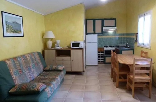 Brousses-et-Villaret Villa | Camping Flower Le Martinet Rouge * - 3 Room Bungalow 6 People