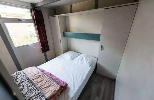 Vic-la-Gardiole Ski Chalet | Camping Flower Altea* - Standard 3-room chalet for 4 people with air conditioning