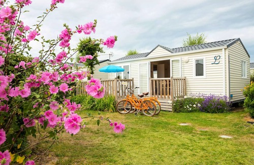 Le Crotoy House | Camping Flower Les Aubépines* - Standard Mobile Home 3 Rooms 4 People
