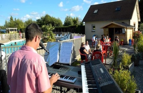 Le Crotoy House | Camping Flower Les Aubépines* - Standard Mobile Home 3 Rooms 4 People