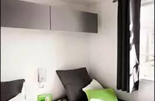 Le Crotoy House | Camping Flower Les Aubépines* - Standard Mobile Home 4 Rooms 6 People