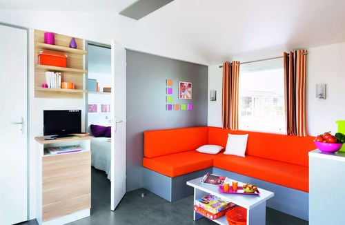 Le Crotoy House | Camping Flower Les Aubépines* - Standard Mobile Home 4 Rooms 6 People