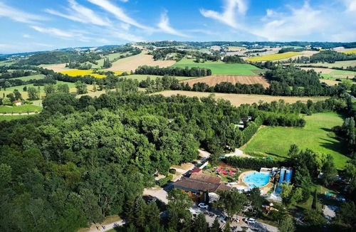 Castelnau-de-Montmiral House | Camping du Chêne Vert * - Bungalow Comfort 5pers 38,50m2 with covered terrace 2 bedrooms shaded and half shaded 5 people