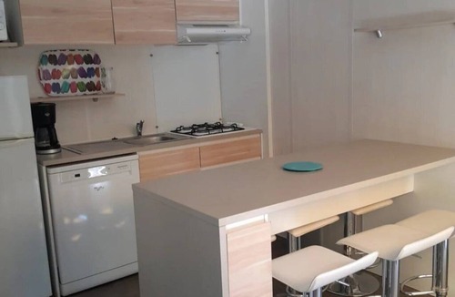 Chateauneuf-de-Gadagne House | Camping 3 étoiles - Piscine - ccbfihh
