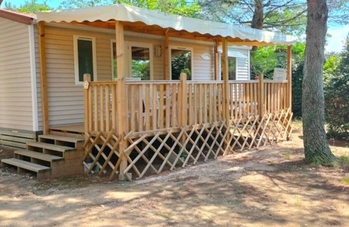 Chateauneuf-de-Gadagne House | Camping 3 étoiles - Piscine - ccbfihi