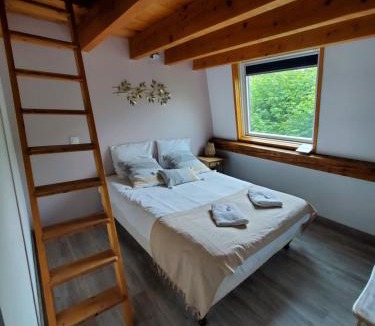 Saint-Cirgues-en-Montagne Hotel | Camping Hôtel Les Airelles Montagne Ardéchoise
