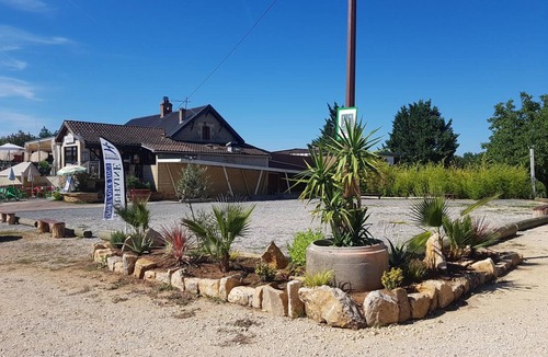 Saint-Crepin-et-Carlucet RV Rental | Camping Le Pigeonnier