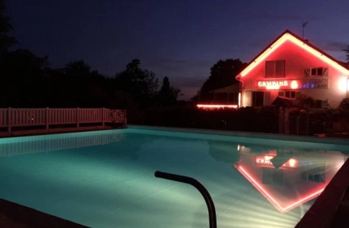 Saint-Honore-les-Bains House | Camping 3 étoiles - Piscine - eeebdc