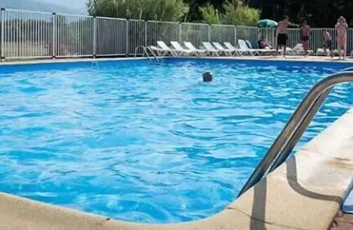 Saint-Jean-Pla-de-Corts Cabin | Camping les Casteillets* - 3-room cabin for 5 people Without sanitary facilities