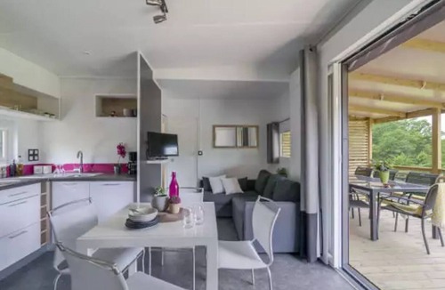 Saint-Julien-des-Landes House | Camping 5 étoiles - Piscine - eebdbh