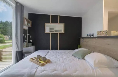Saint-Julien-des-Landes House | Camping 5 étoiles - Piscine - eebdbh