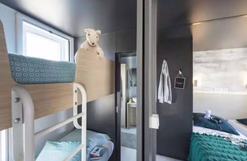 Saint-Julien-des-Landes House | Camping 5 étoiles - Piscine - eebdbh