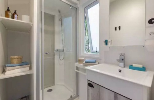 Saint-Julien-des-Landes House | Camping 5 étoiles - Piscine - eebdc0