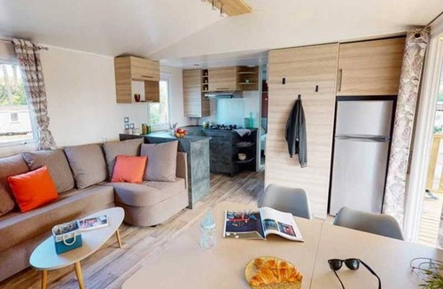 Condrieu House | Camping - Funpass inclus - Parc aquatique - eeaiga