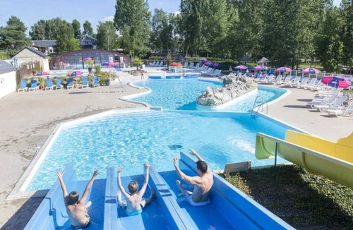 Coulanges House | Camping - Funpass inclus - Piscine - ccafeha