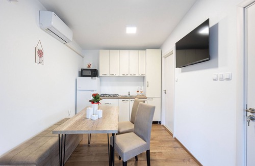 Donji Karin Ski Chalet | Camping Karin - Mobile houses Magoro near pool and beachfront
