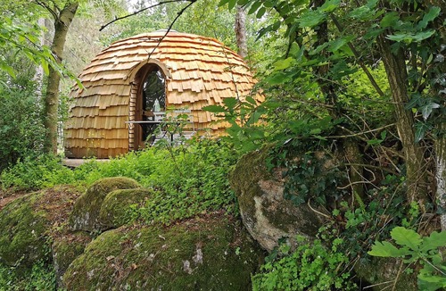 Saint-Aubin-le-Cloud Cabin | Camping La Chagnée - LE NID'GLOO