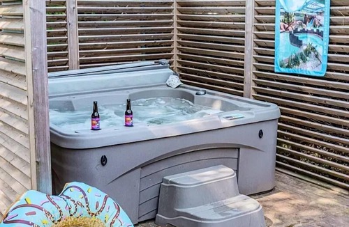 Brem Sur Mer House | Camping L'Océan * - Mobile Home Quattro Premium 5 Rooms 8 People Jacuzzi + Air Conditioning + TV