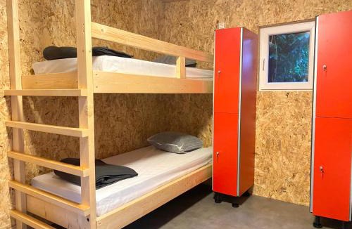 Angicourt Hostel | Camping la Faloise
