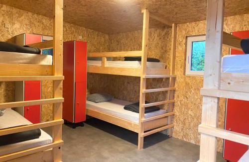 Angicourt Hostel | Camping la Faloise