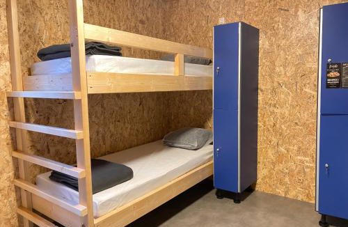 Angicourt Hostel | Camping la Faloise