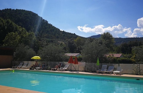 Buis-les-Baronnies RV Rental | Camping La Fontaine d'Annibal