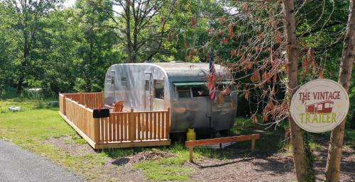 Saint-Medard-la-Rochette Other | CAMPING LA PERLE