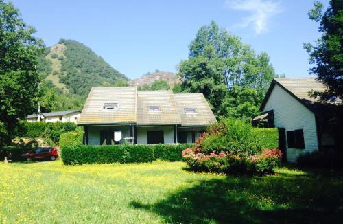 Luzenac Ski Chalet | Camping Le Castella