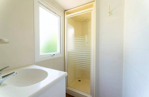 Canet-de-Salars House | Camping Le Caussanel* - Loggia Classic 26m² - Uncovered terrace - air conditioning - TV for 4 people