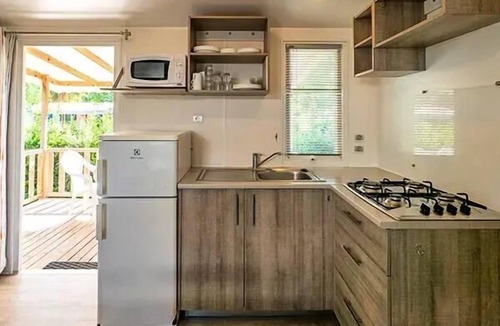 Castelnau-de-Montmiral House | Camping Le Chêne Vert* - Mobile home Comfort 4 rooms 6 people