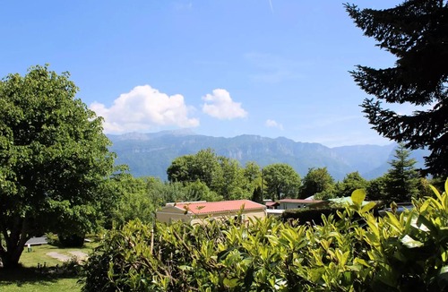 Miribel-les-Echelles Ski Chalet | Camping Le Balcon de Chartreuse* - Chalet Colchique 5 People