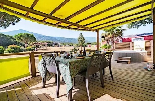 Laroque-des-Alberes House | Camping Les Albères * - Mobile Home Trio Premium 4 Rooms 6 People Jacuzzi + Air Conditioning + TV