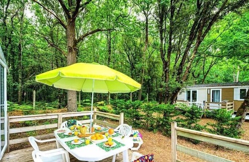 Saint-Hilaire-de-Riez House | Camping Les Biches ***** - Mobil Home Comfort 3 Rooms 4/5 People