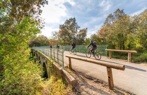 Calvisson Other | Camping les lodges du lagon