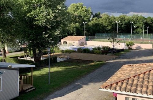Mirepoix House | Camping Les Nysades 3 Étoiles
