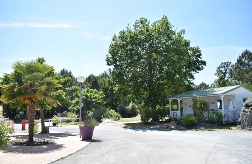 Saint-Augustin RV Rental | Camping Les Pins de Sel