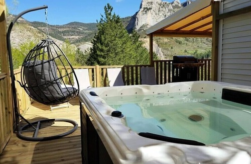 Orpierre House | Camping les Princes d'Orange* - Coco Sweet 2 rooms 4 people Without Sanitary