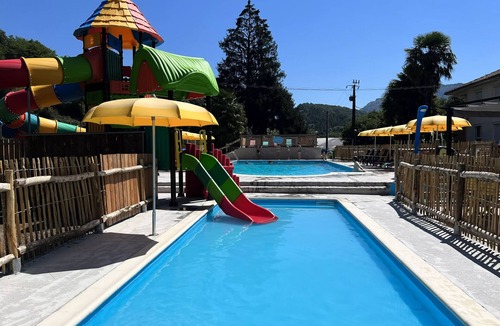Peyrouse House | Camping Paradis in the Shadow of the Tilleuls* - Mobile Home XXL 5 rooms 8/10 people