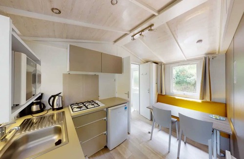 Vic-sur-Cere House | Camping - Piscine - ccbbdah