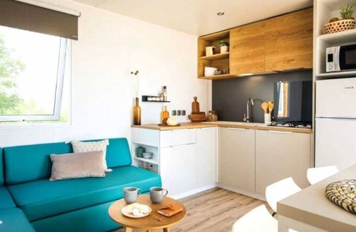 Serignan-Plage House | Camping - Piscine - ccagedh