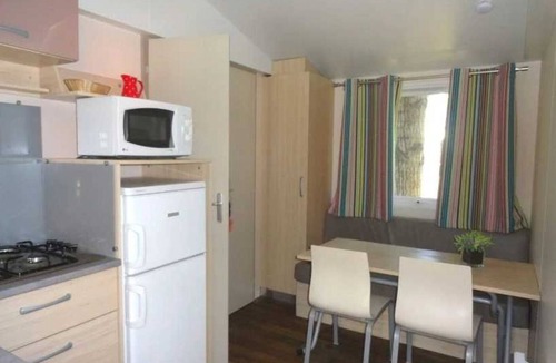 Serignan-Plage House | Camping - Piscine - ccageg0