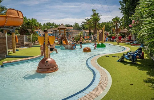 Serignan-Plage House | Camping - Piscine - ccageg0