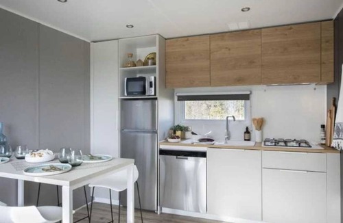 Serignan-Plage House | Camping - Piscine - ccagece